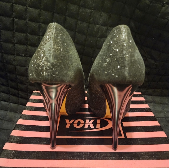 Size 7.5 sexy glittery stilettos - Picture 3 of 7